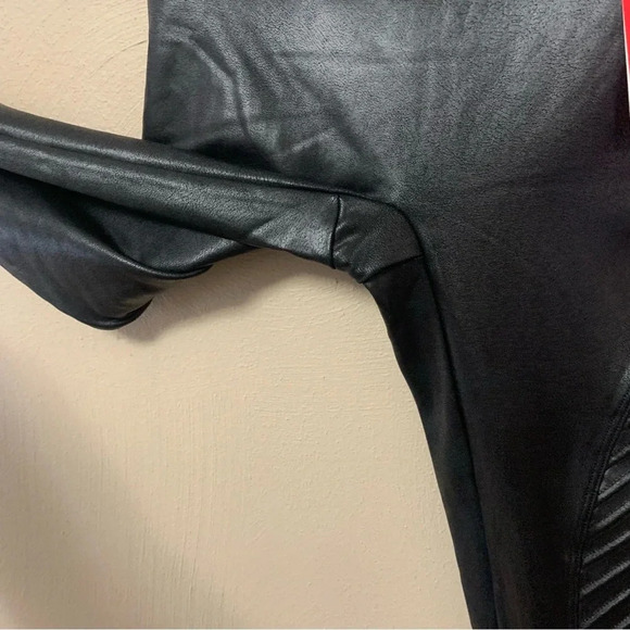 Spanx Faux Leather Moto Leggings Black Size XS Petite NWT New - Picture 7 of 16